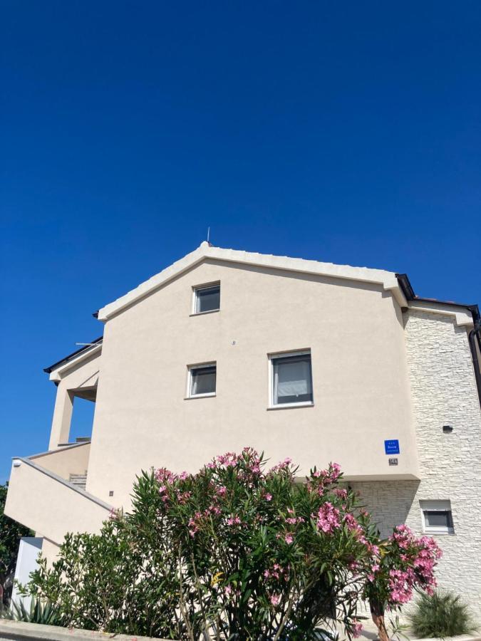 Apartman Hmelina Vrsi Bagian luar foto
